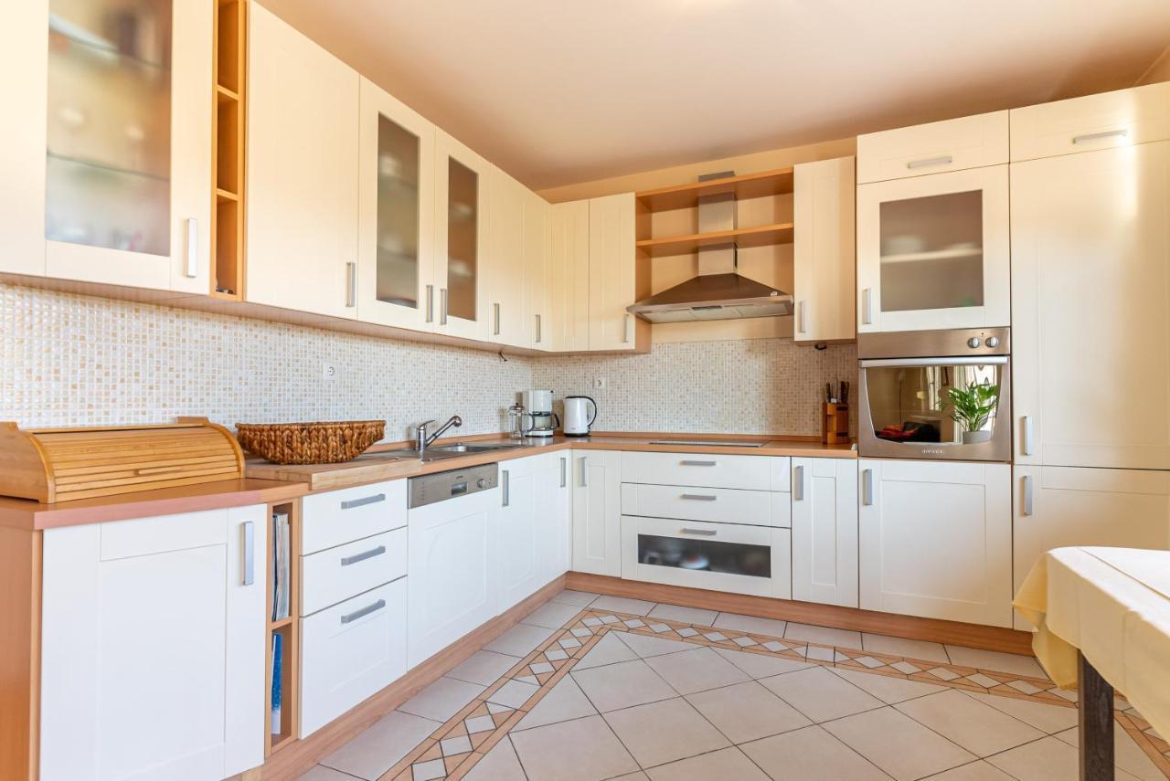 Apartment Luno Каштела Экстерьер фото