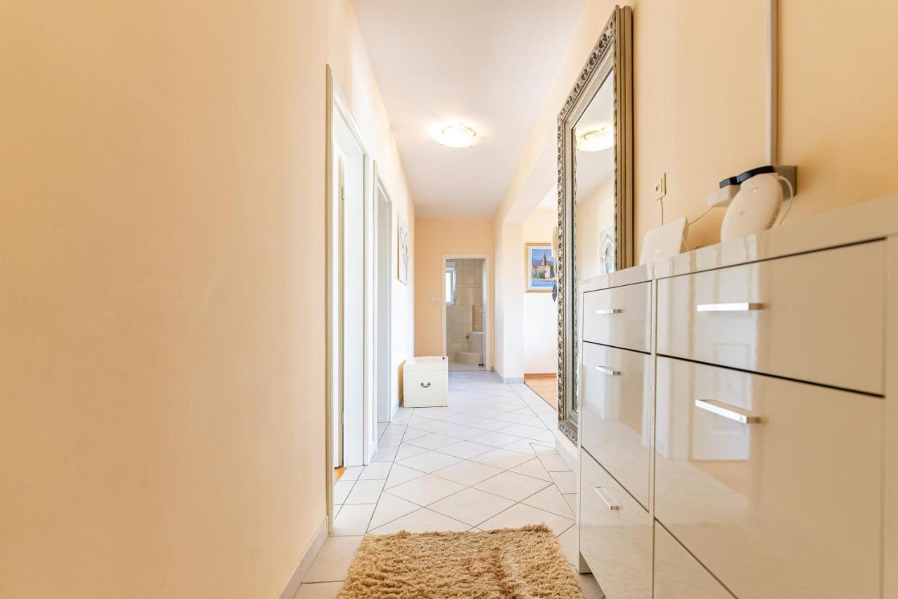 Apartment Luno Каштела Экстерьер фото